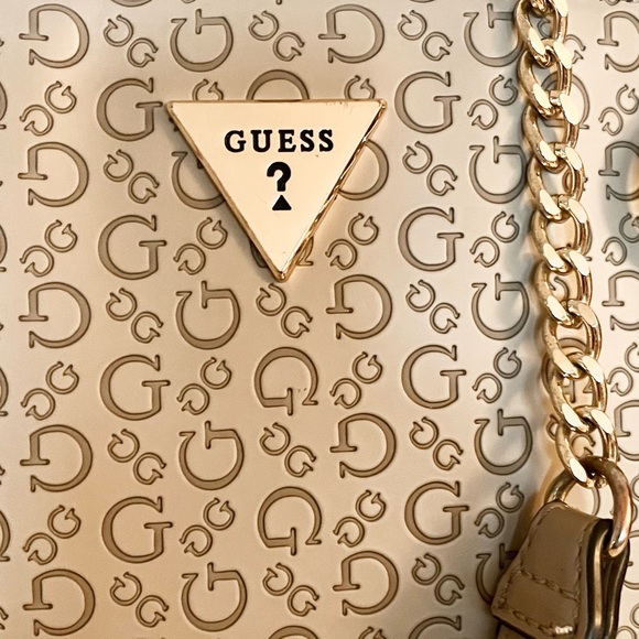 GUESS Beige Logo Print Tote Bag with Gold Chain Handles and Triangle Logo Plate - Picture 12 of 16